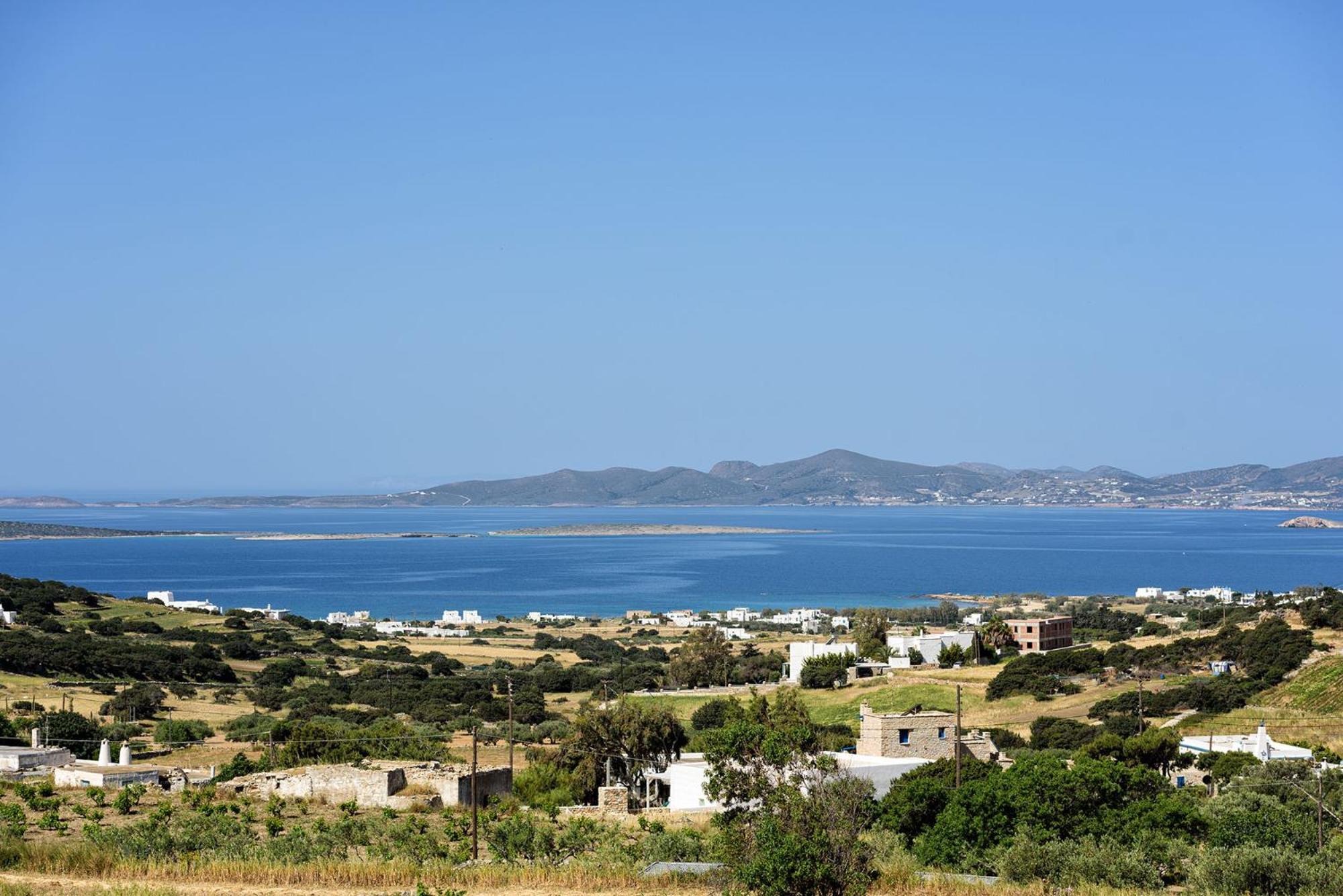 Stunning New With Great Pool Area, Magnificent Panoramic Sea View - Paros Villa Angairiá